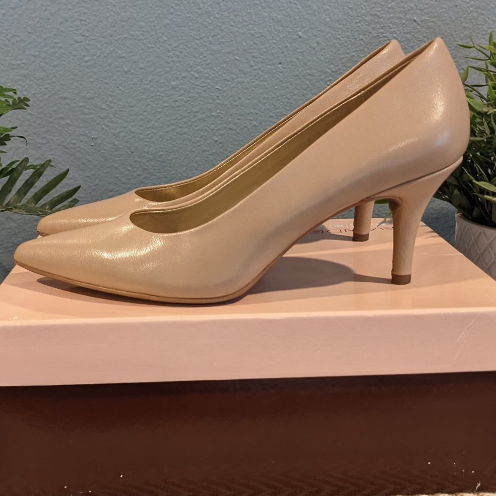 Bandolino Neutral Pumps - Size 9